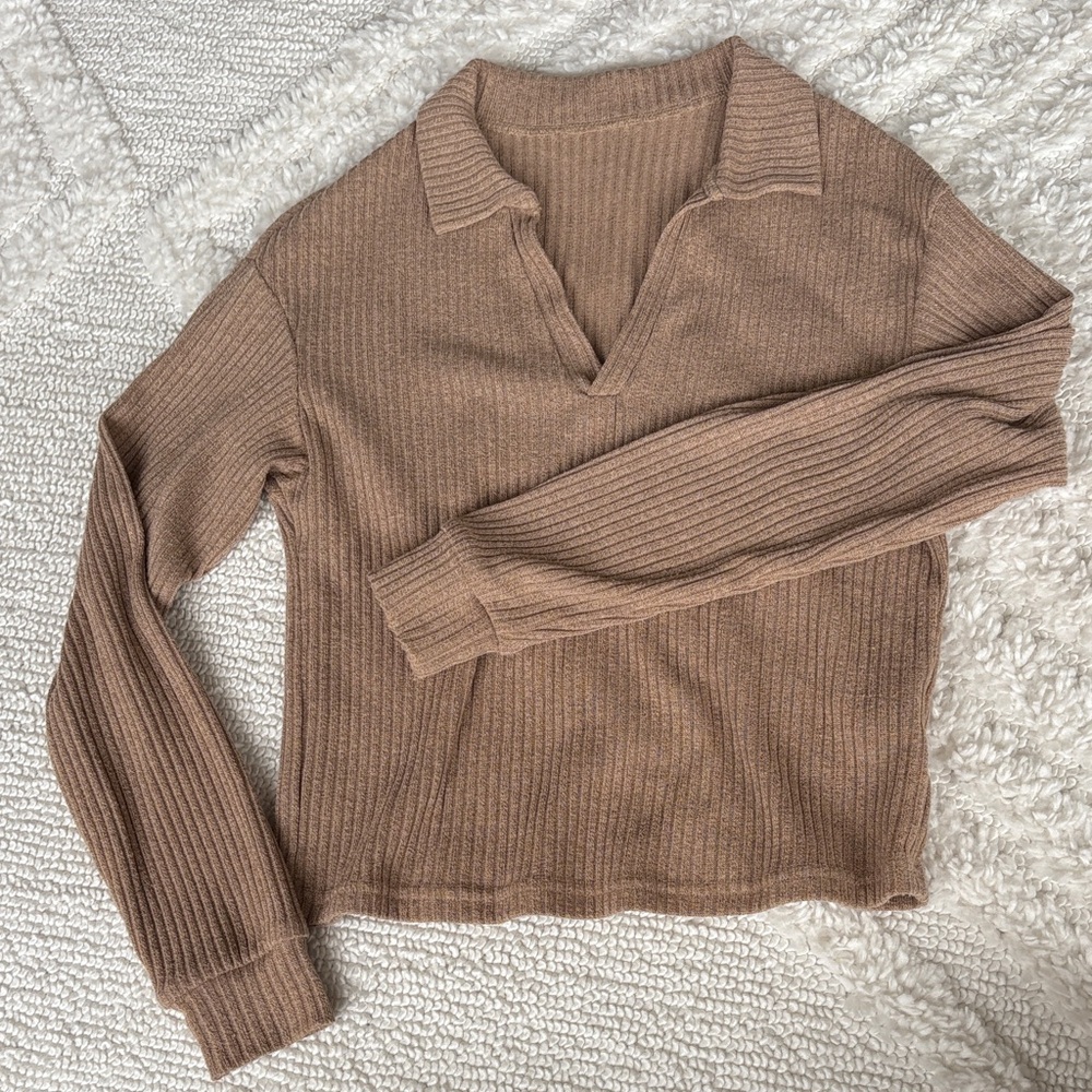 Women's Ribbed Tan V-neck Sweater